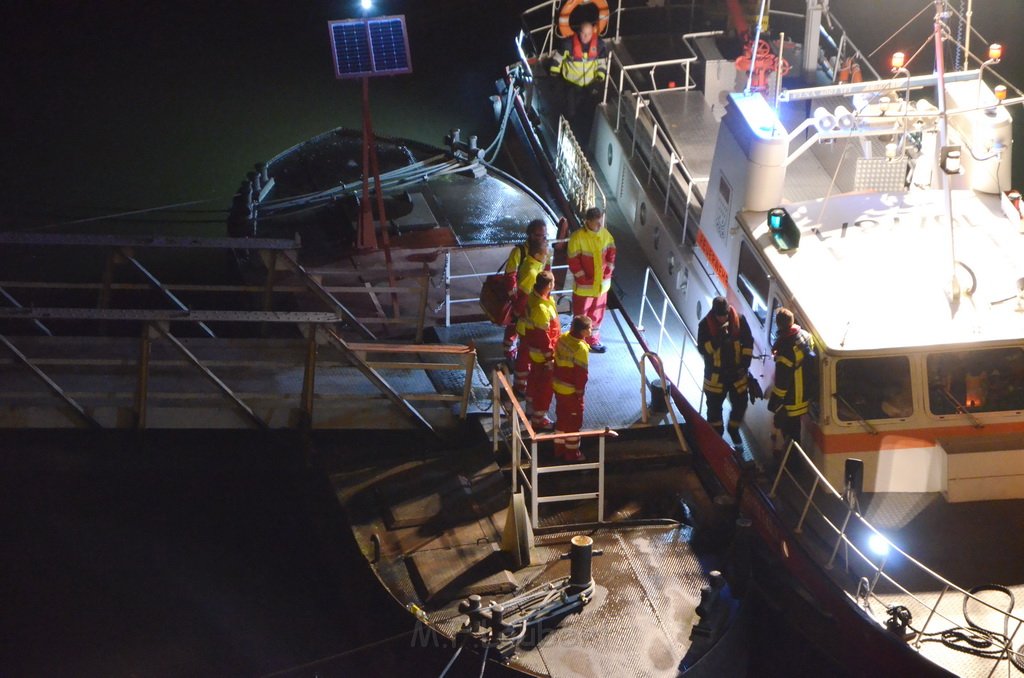 Einsatz BF Hoehenretter Koelner Seilbahn Hoehe Zoobruecke P2586.JPG